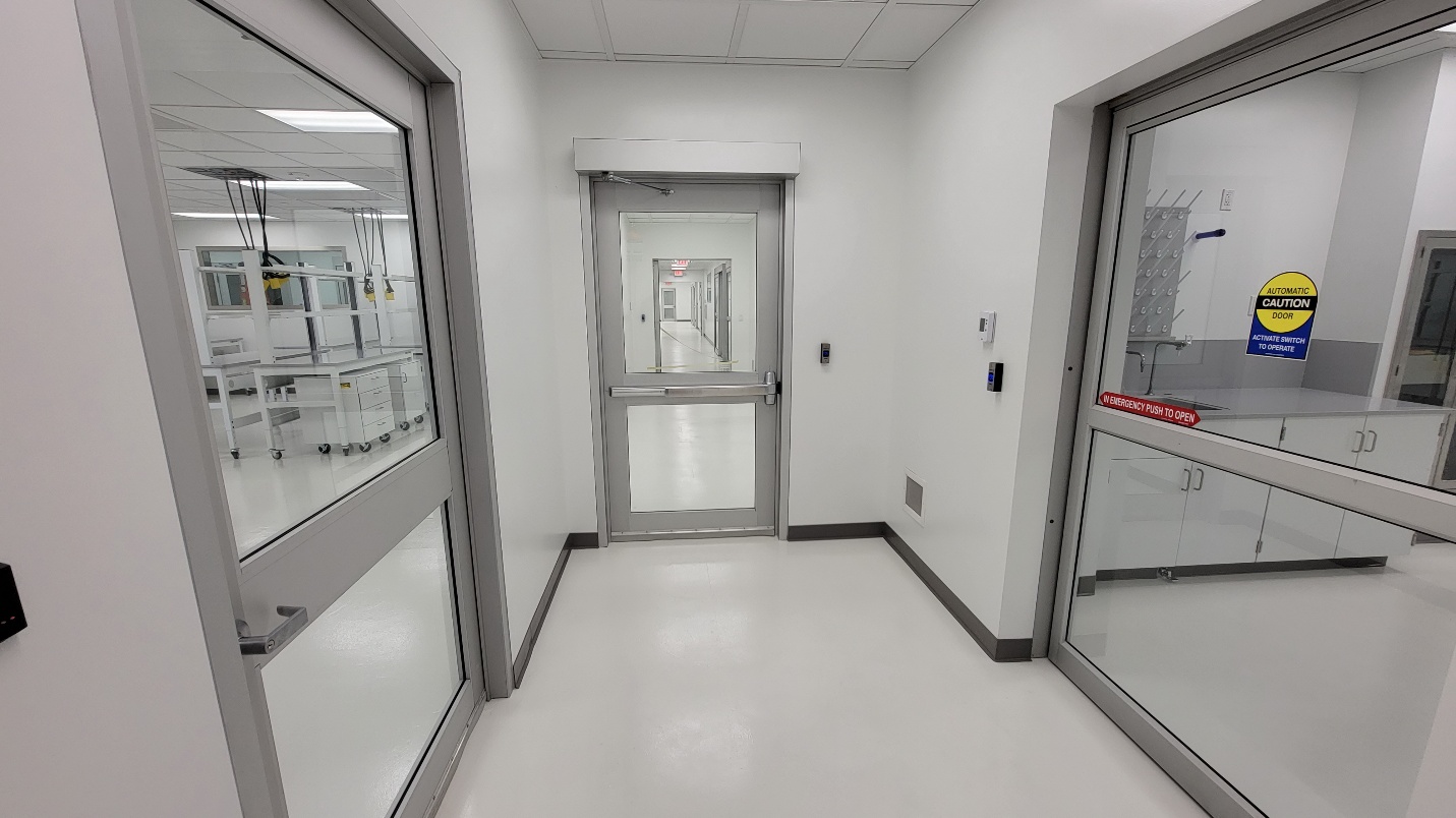 Cleanroom door system